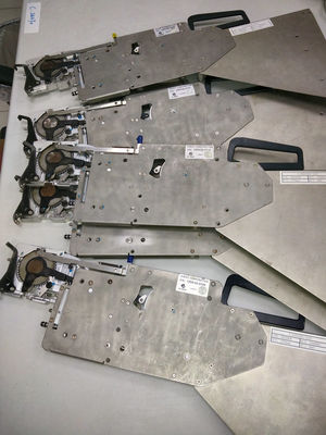 購入 使用されるEvest EM-760L SMT機械原物よい状態のためのEvest 12mmの送り装置 オンライン製造